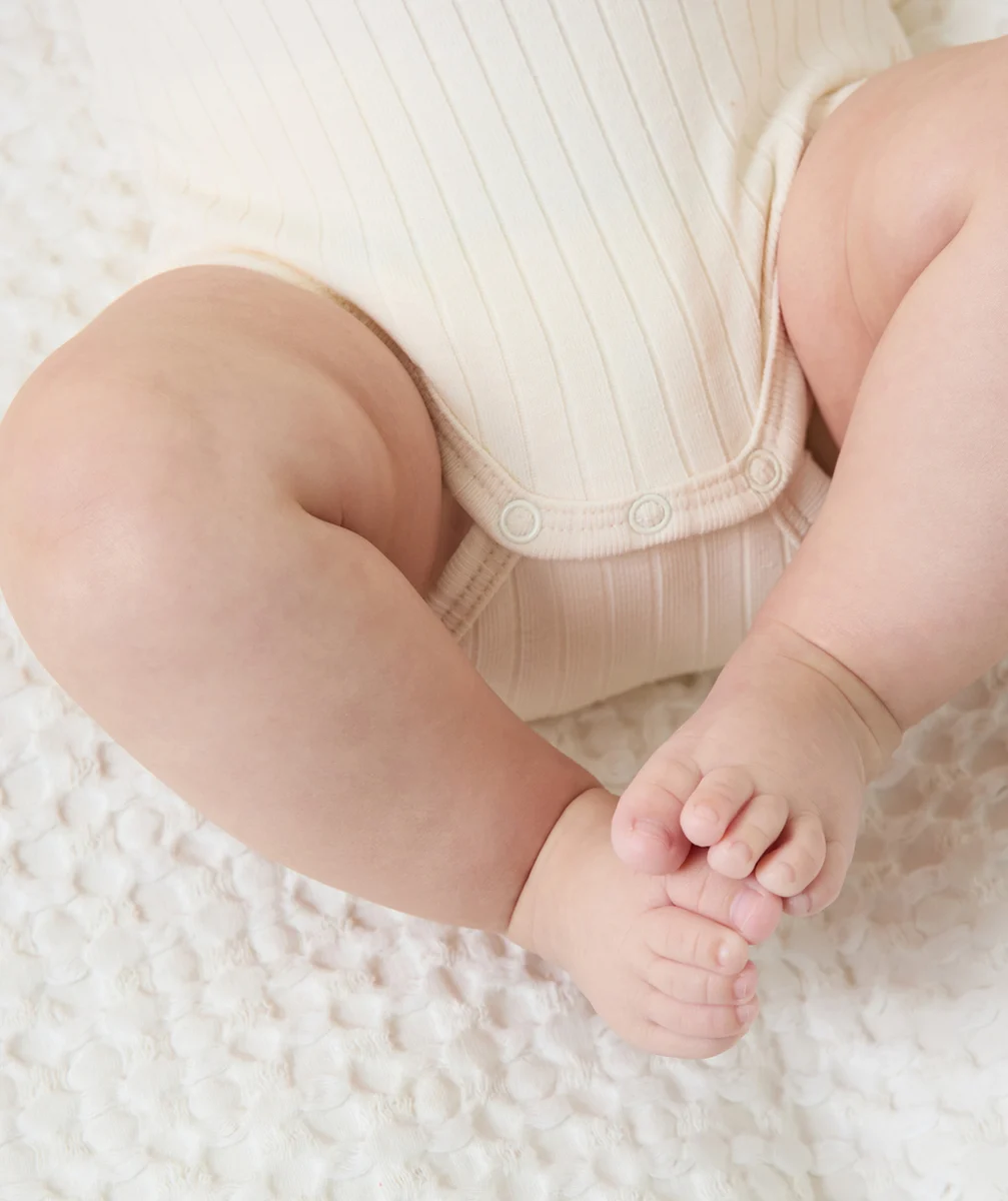 LOT DE 3 BODIES MANCHES COURTES BÉBÉ EN COTON BIO CÔTELÉ AVEC MESSAGES