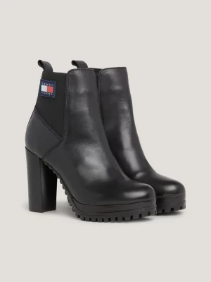 Botas Essenciais de Couro com Salto Alto
