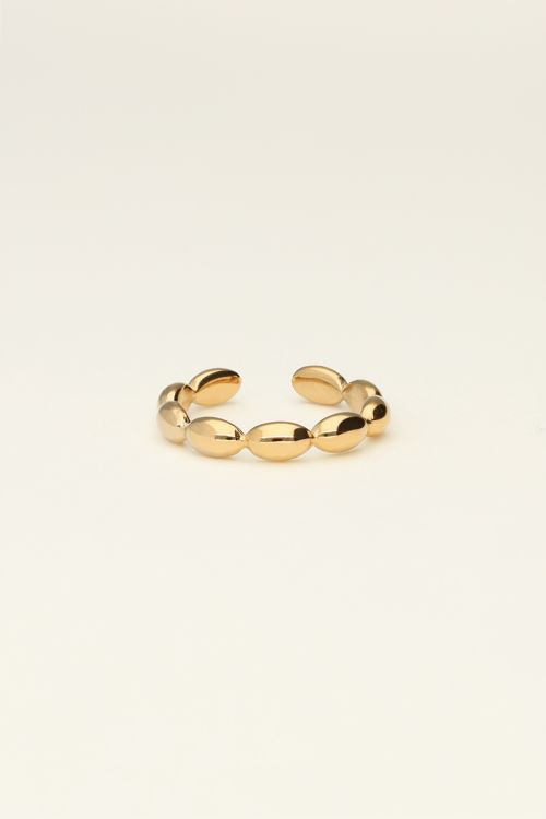 Ring met ovalen patronen