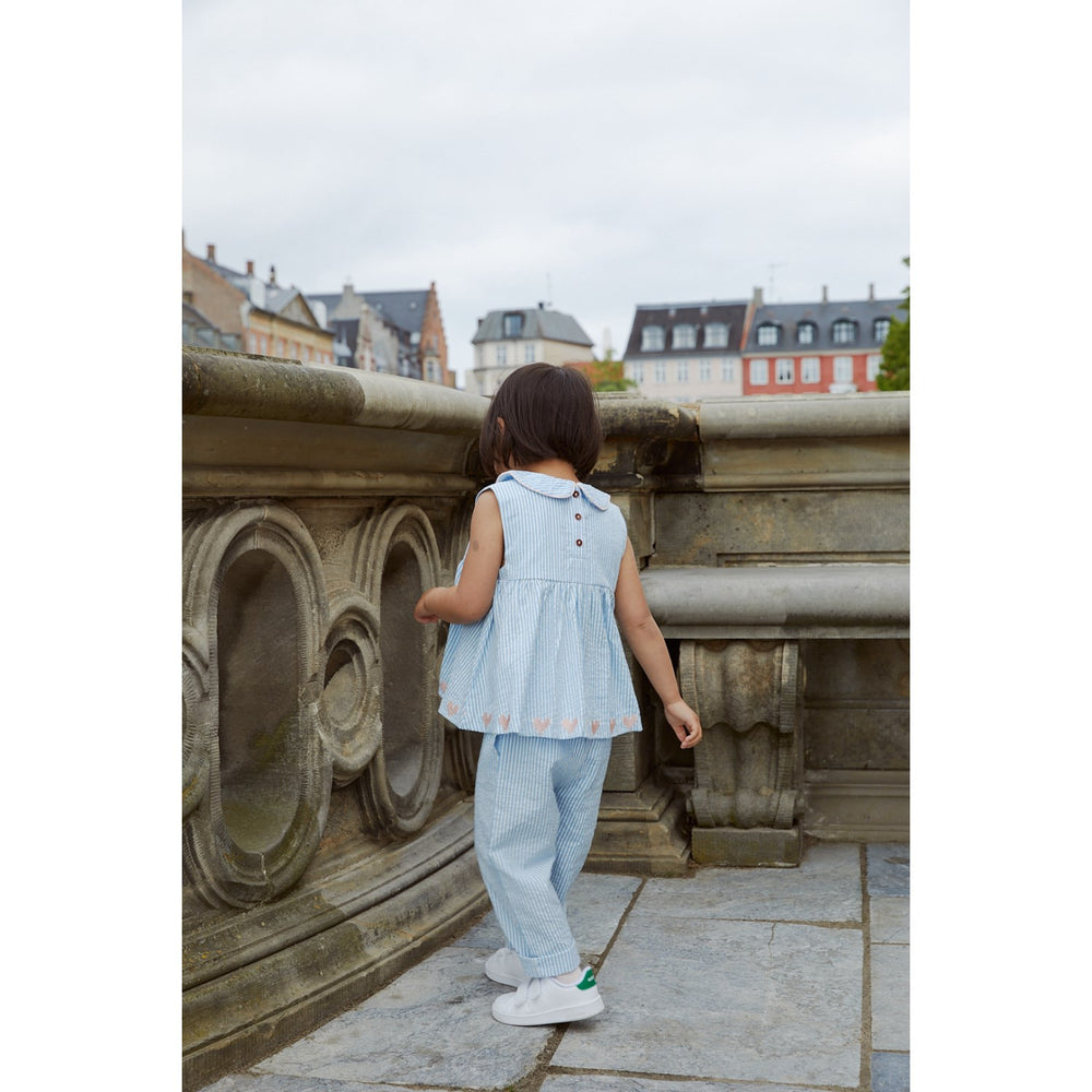 Køb COPENHAGEN COLORS Sky Blue W Cream Stripe W. Soft Pink Seersucker Ss Bluse W. Hearts