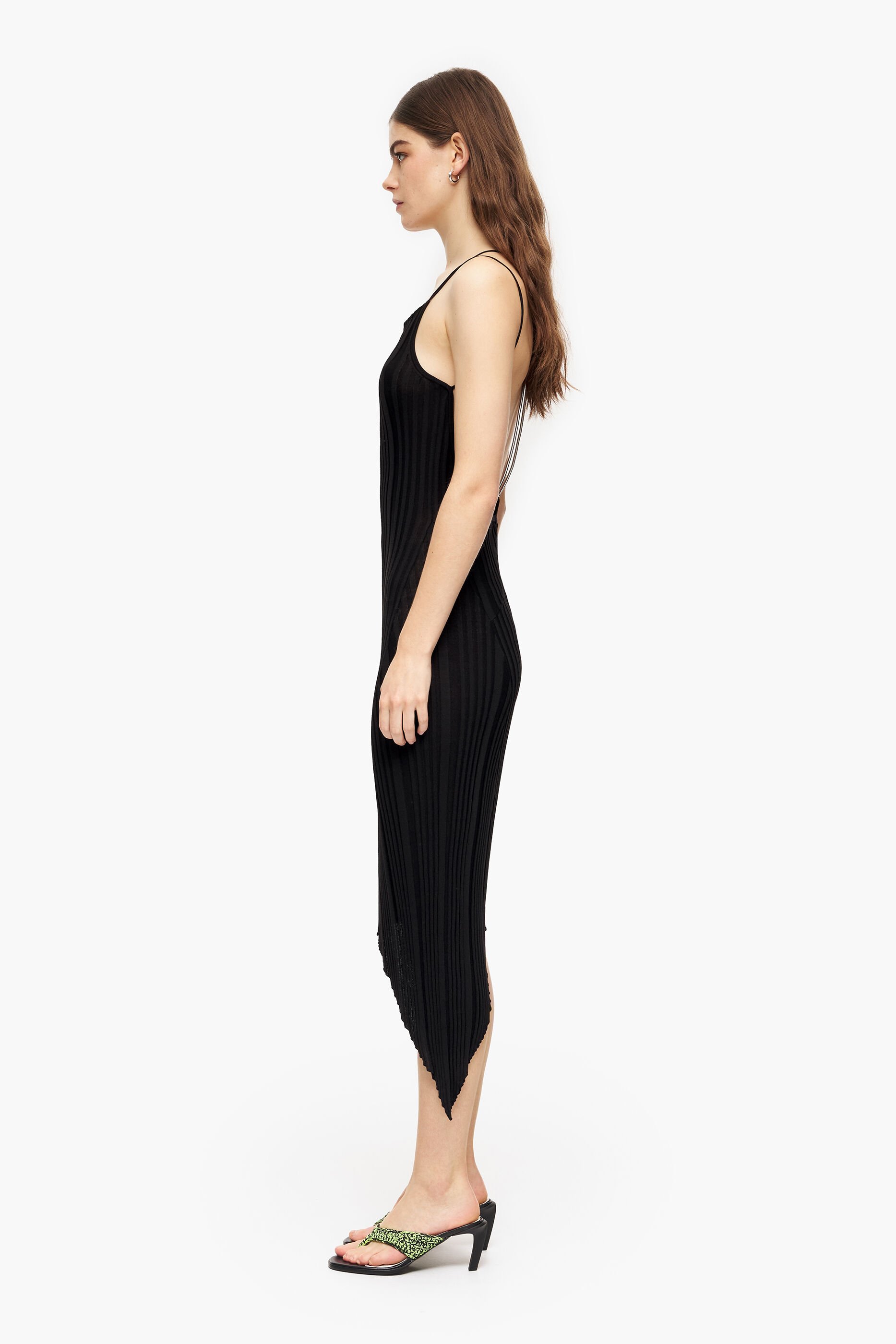 vestido midi preto justo