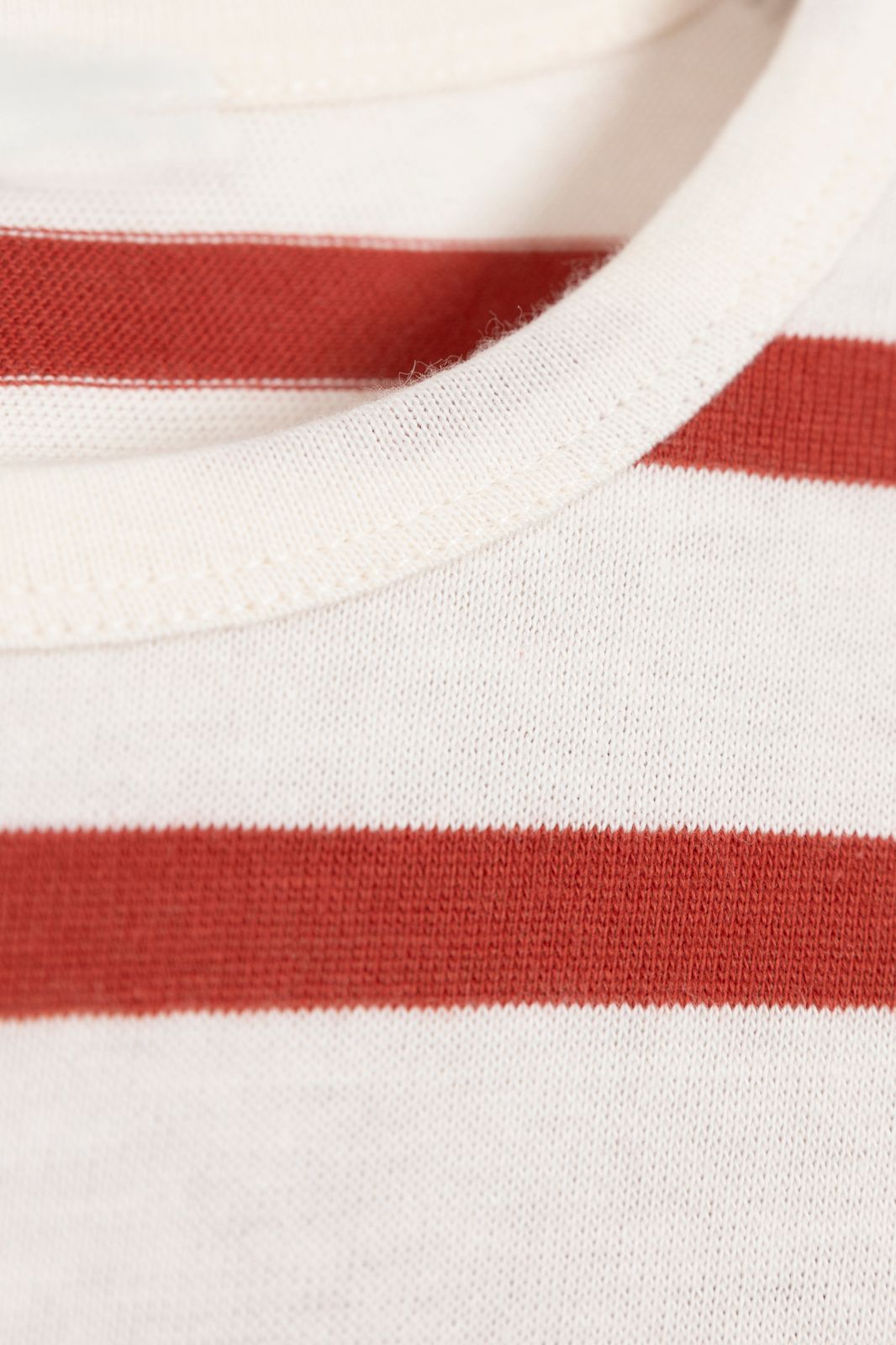 Donkerrood gestreept T-shirt