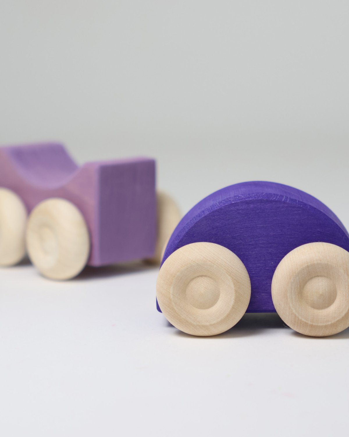Stablebil i tre – Håndlaget Treleke – 9cm