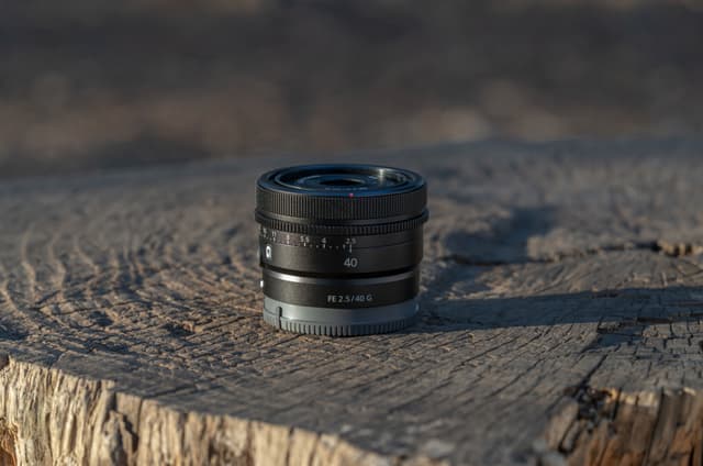 Sony FE 40mm f/12,5 G objektiv