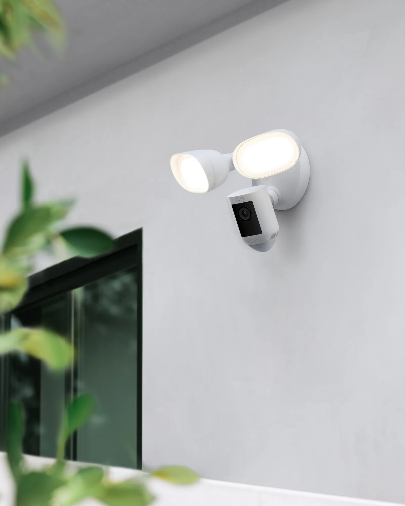 Ring Floodlight Cam Wired Pro Blanc Caméra de surveillance