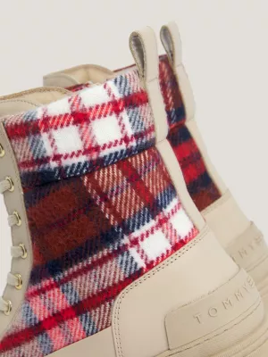 Botas de couro com painel xadrez tartan