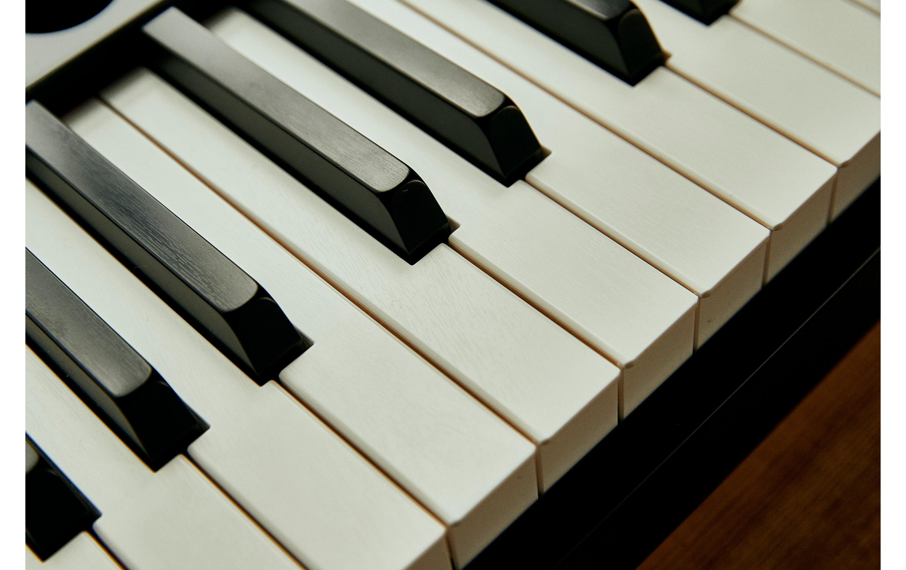 E-Piano Privia PX-S5000 – Schwarz<br>Digitalpiano mit dem authentischen Anschlag eines Flügels, innovativer Klangtechnologie und einem klaren, modernen Look