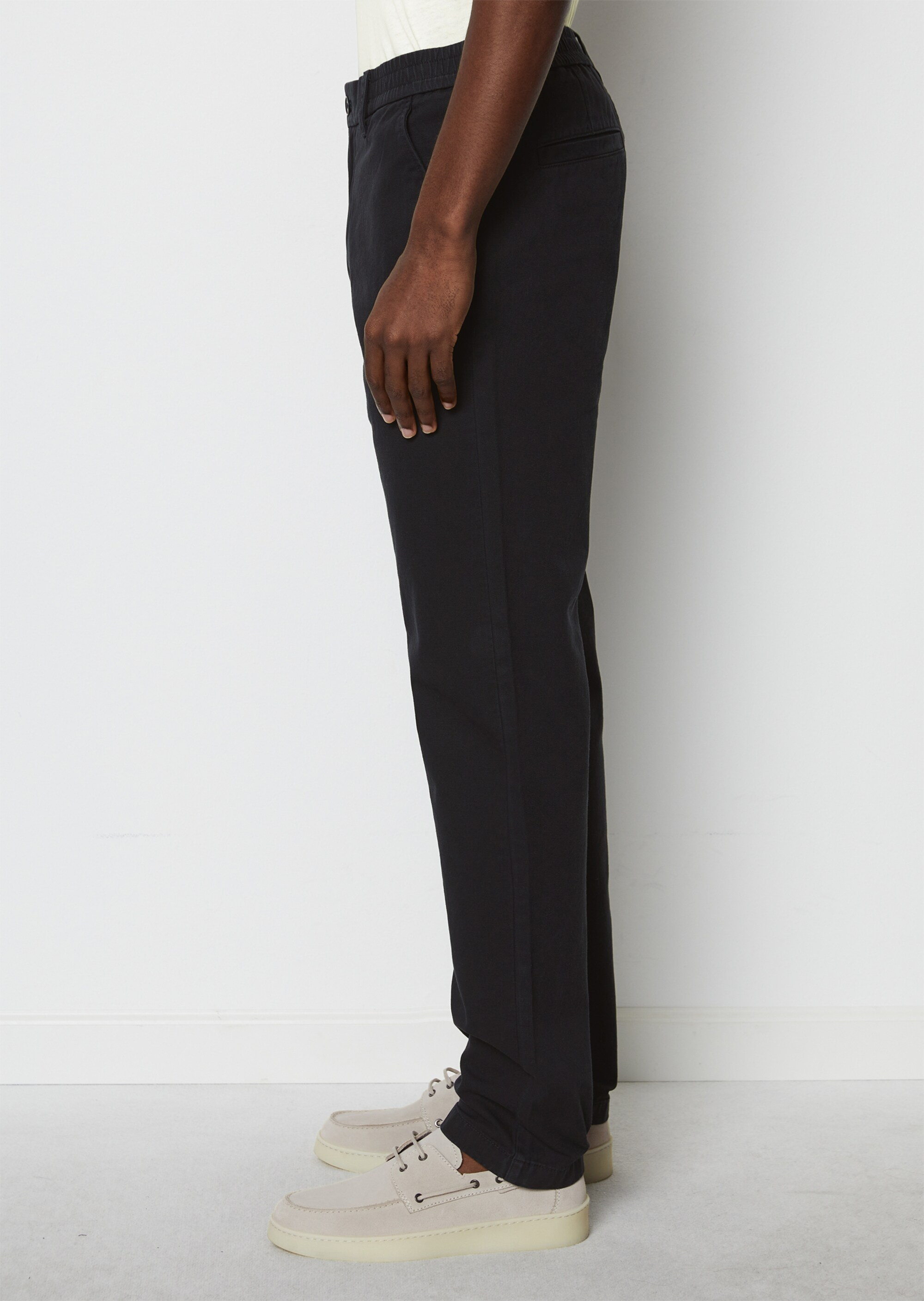 Chino Modell OSBY jogger tapered aus Bio-Baumwolle und Leinen