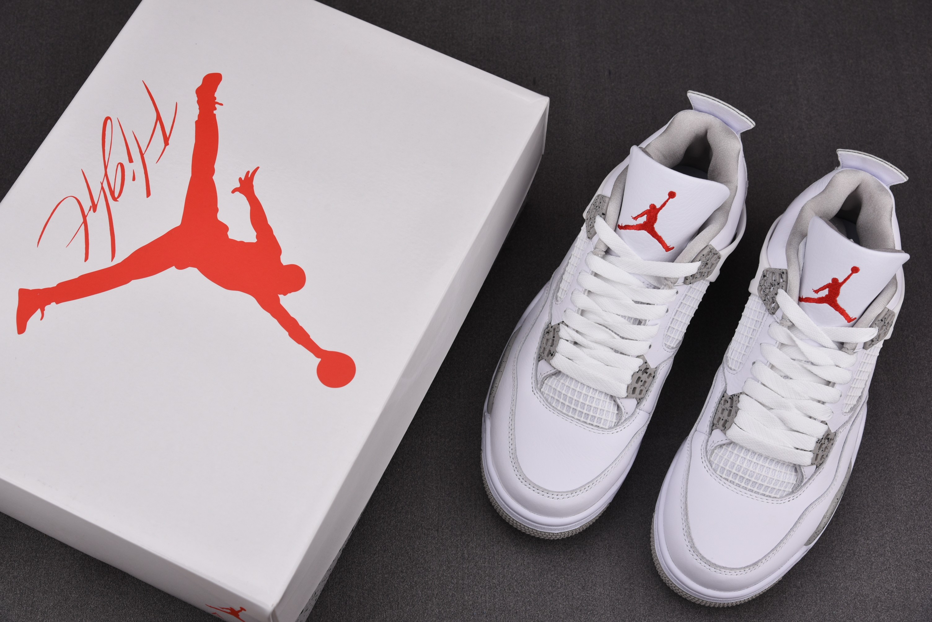 Air Jordan 4 Tech Grey / Oreo White