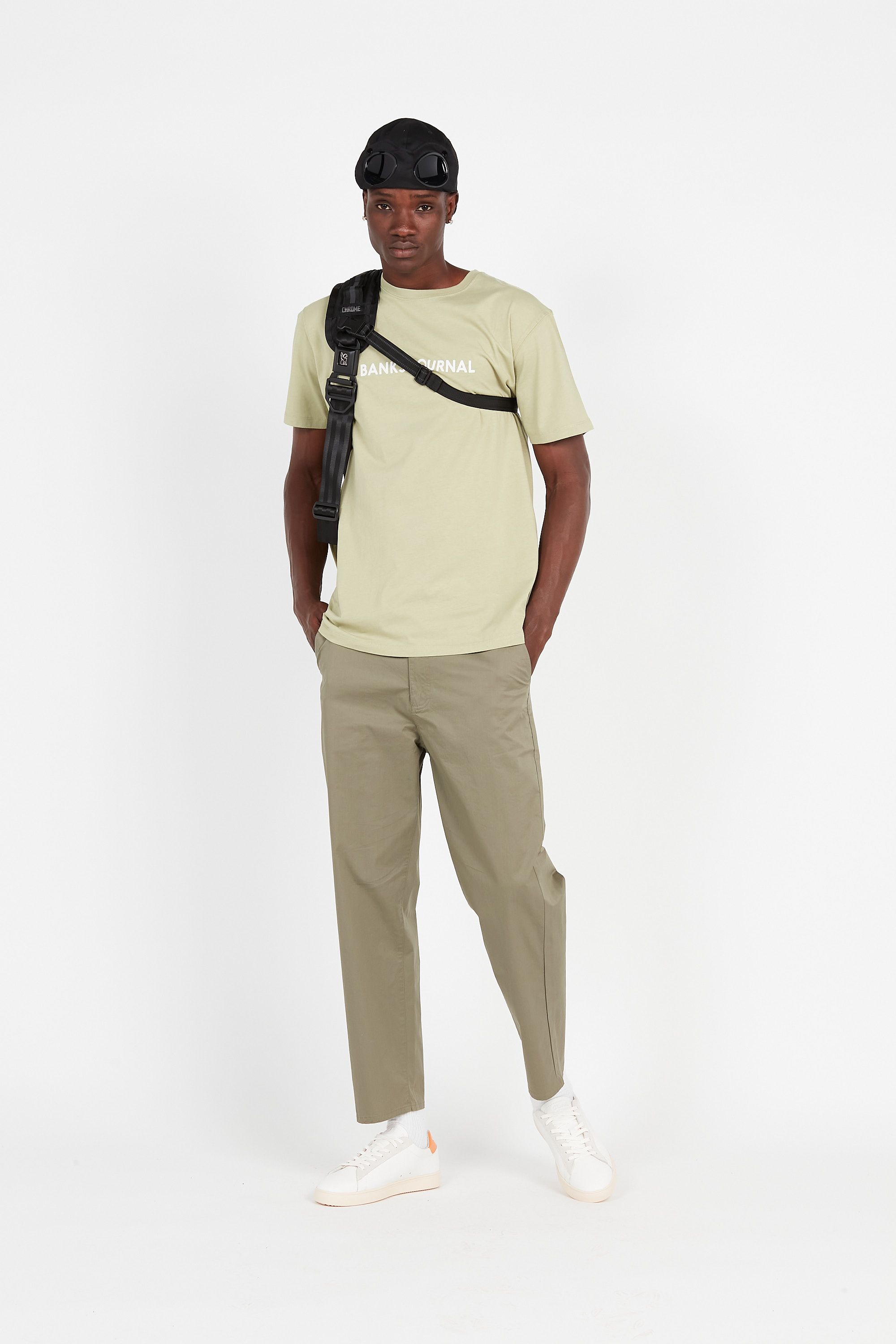 FARAH Pantalon droit en coton biologique HAWTIN STR PAPER Kaki