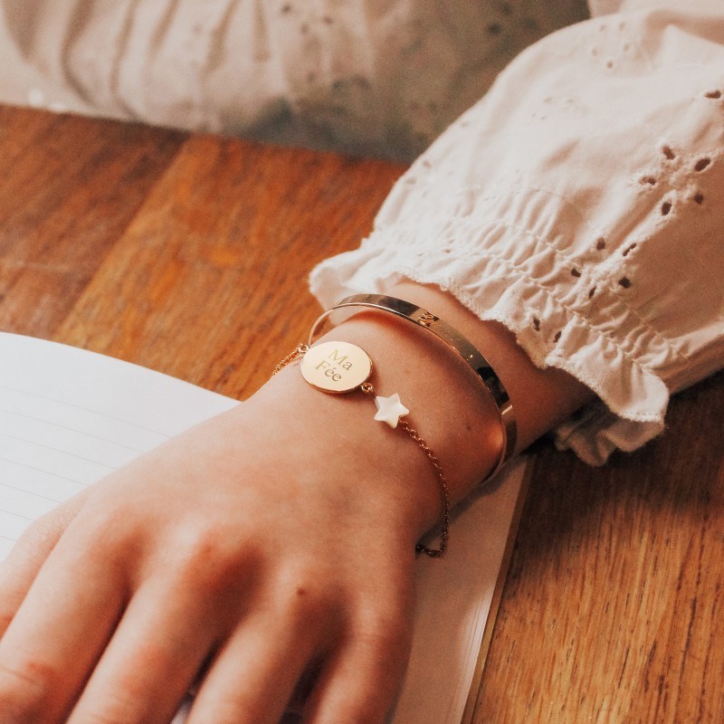 Bracelet chaine médaille nacre étoile plaqué or enfant - gravure MON ÉTOILE