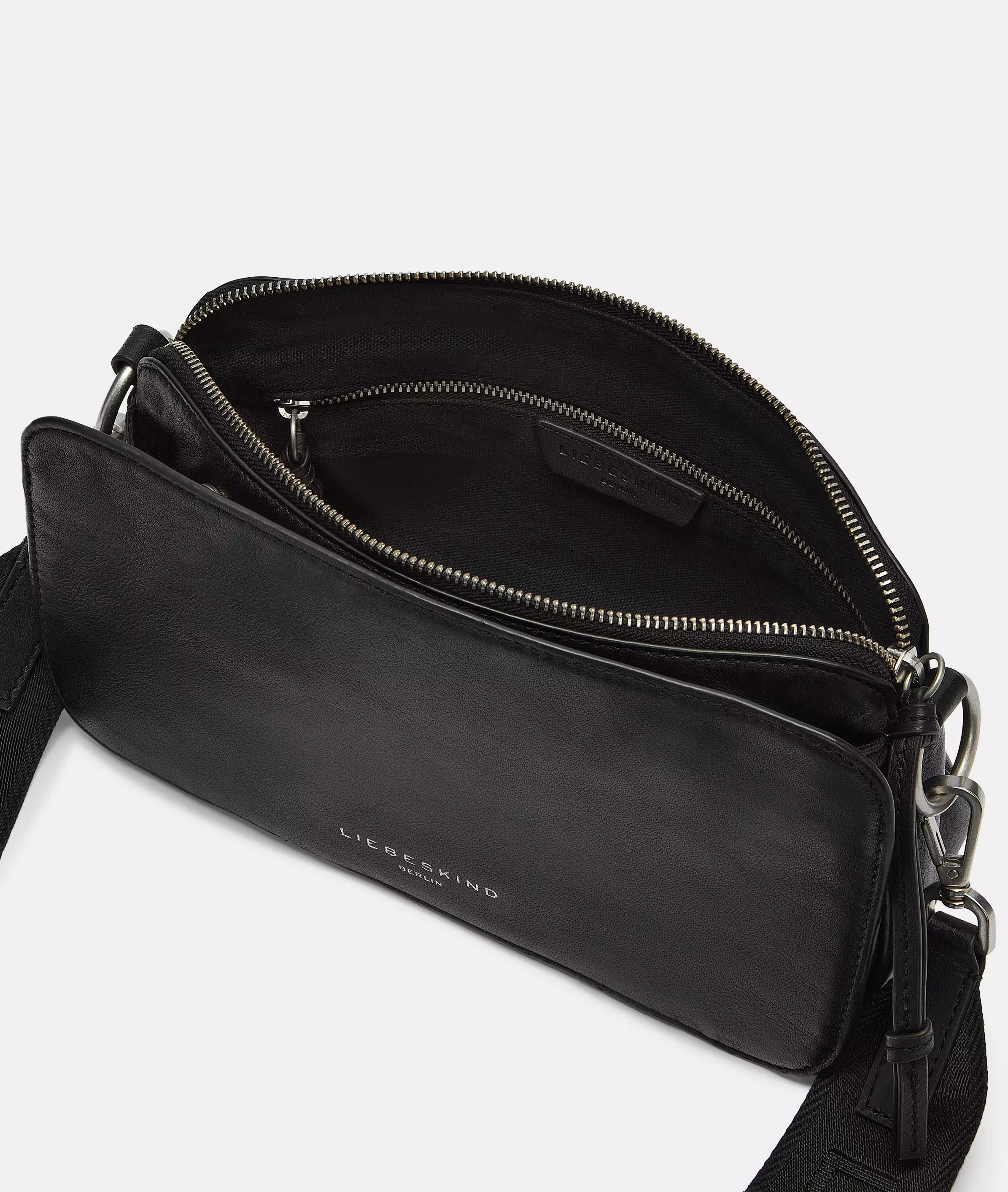 Clarice Crossbody M Spacious sheepskin shoulder bag
