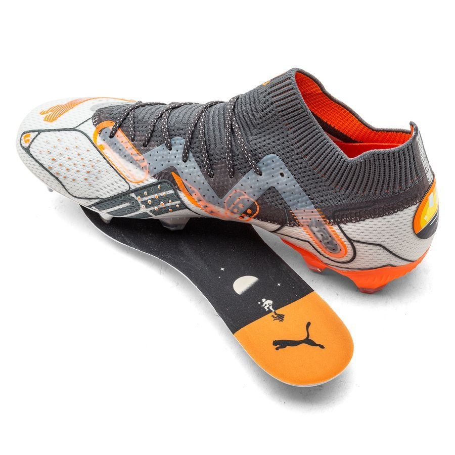 PUMA X Unisport Future Ultimate FG/AG Astronaut - Blanc/Orange/Gris ÉDITION LIMITÉE