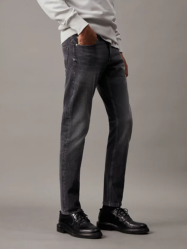 calça jeans justa