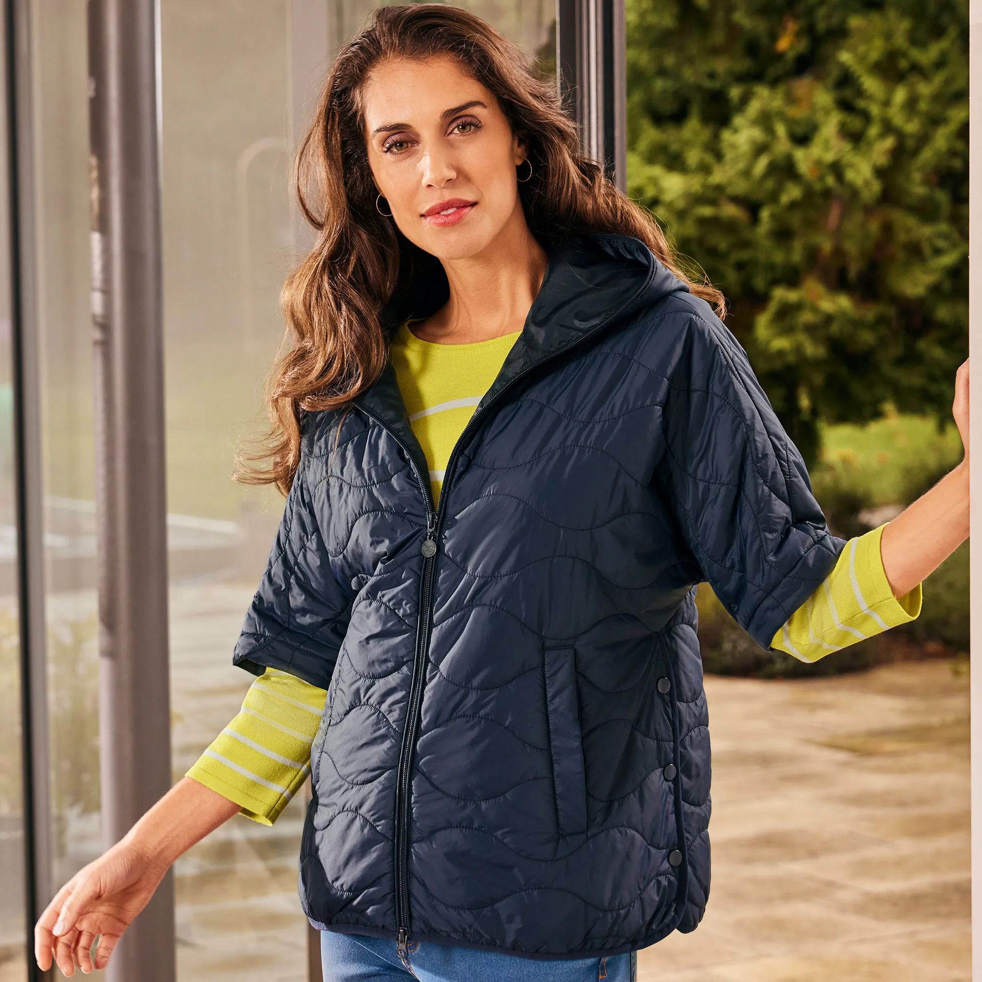 Damen-Jacke mit abnehmbaren Ärmeln