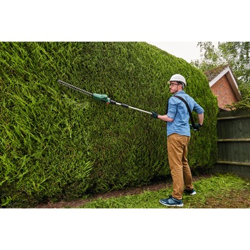 Bosch 18V heggenschaar telescopisch UniversalHedgePole (Incl. 2.5Ah accu   lader)