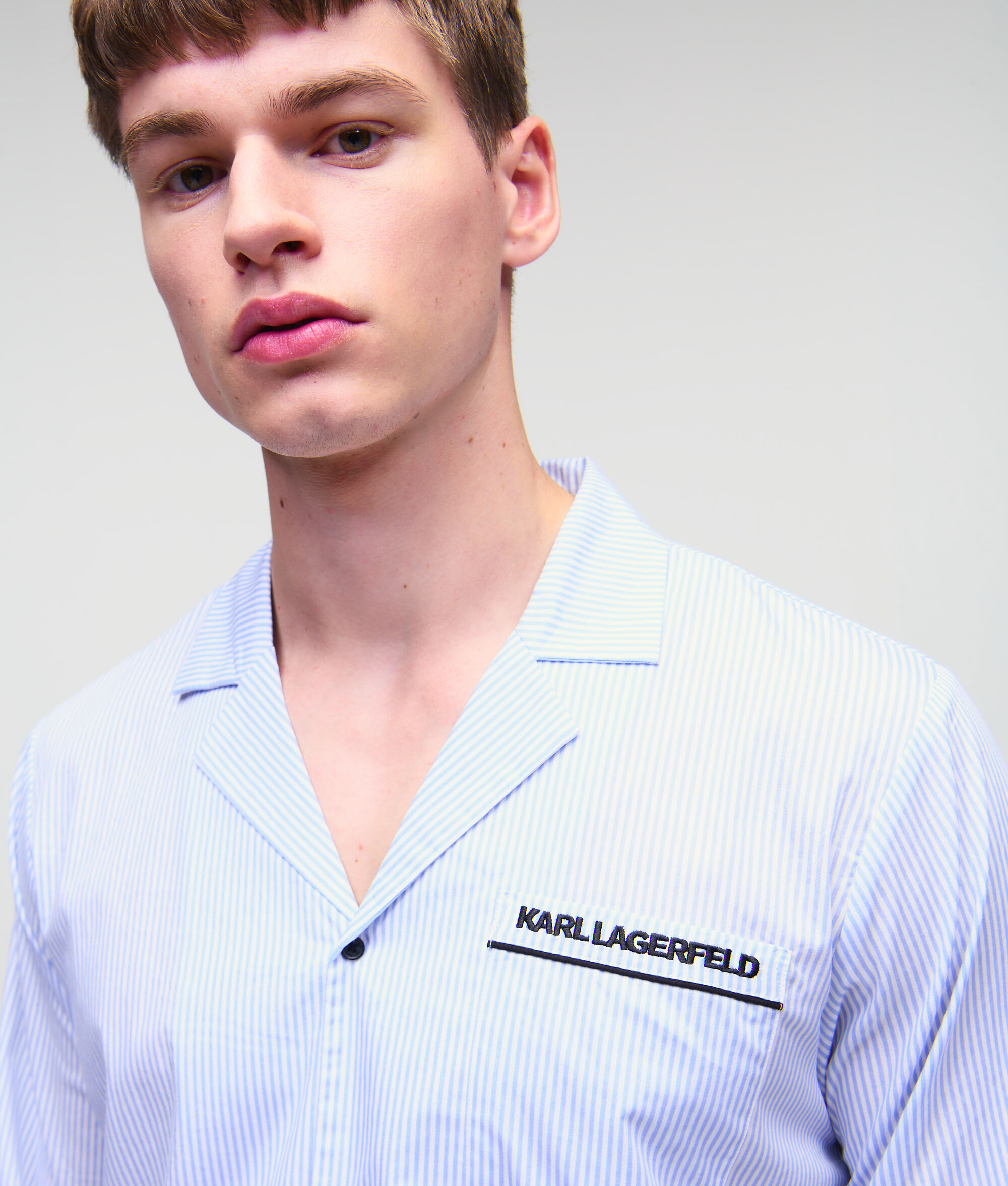 PYJAMA RAYÉ AVEC LOGO KARL