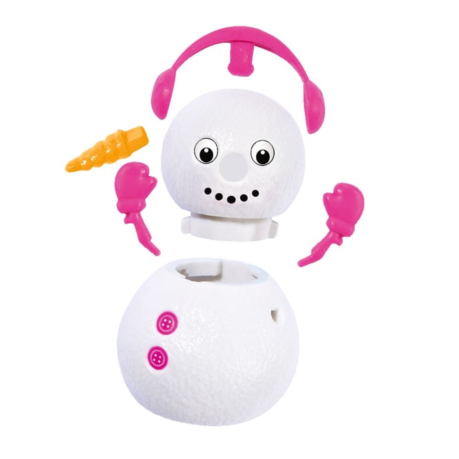 Evi Love mit Schneemann