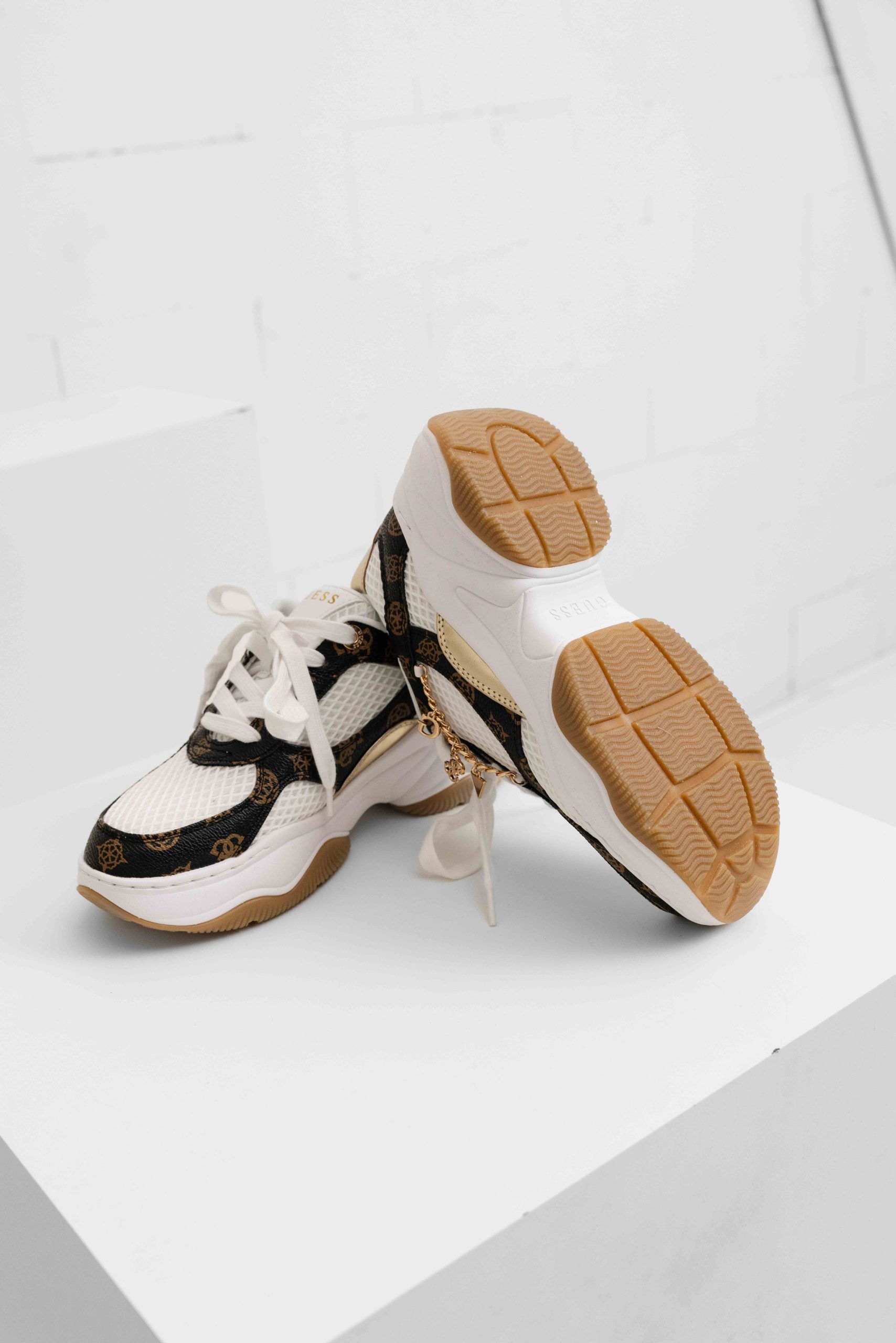 Guess Runner Sneakers Dames Wit/Bruin