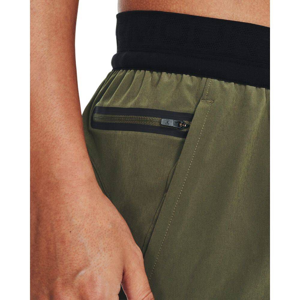 Under Armour| Herren Trainingsshorts PEAK WOVEN