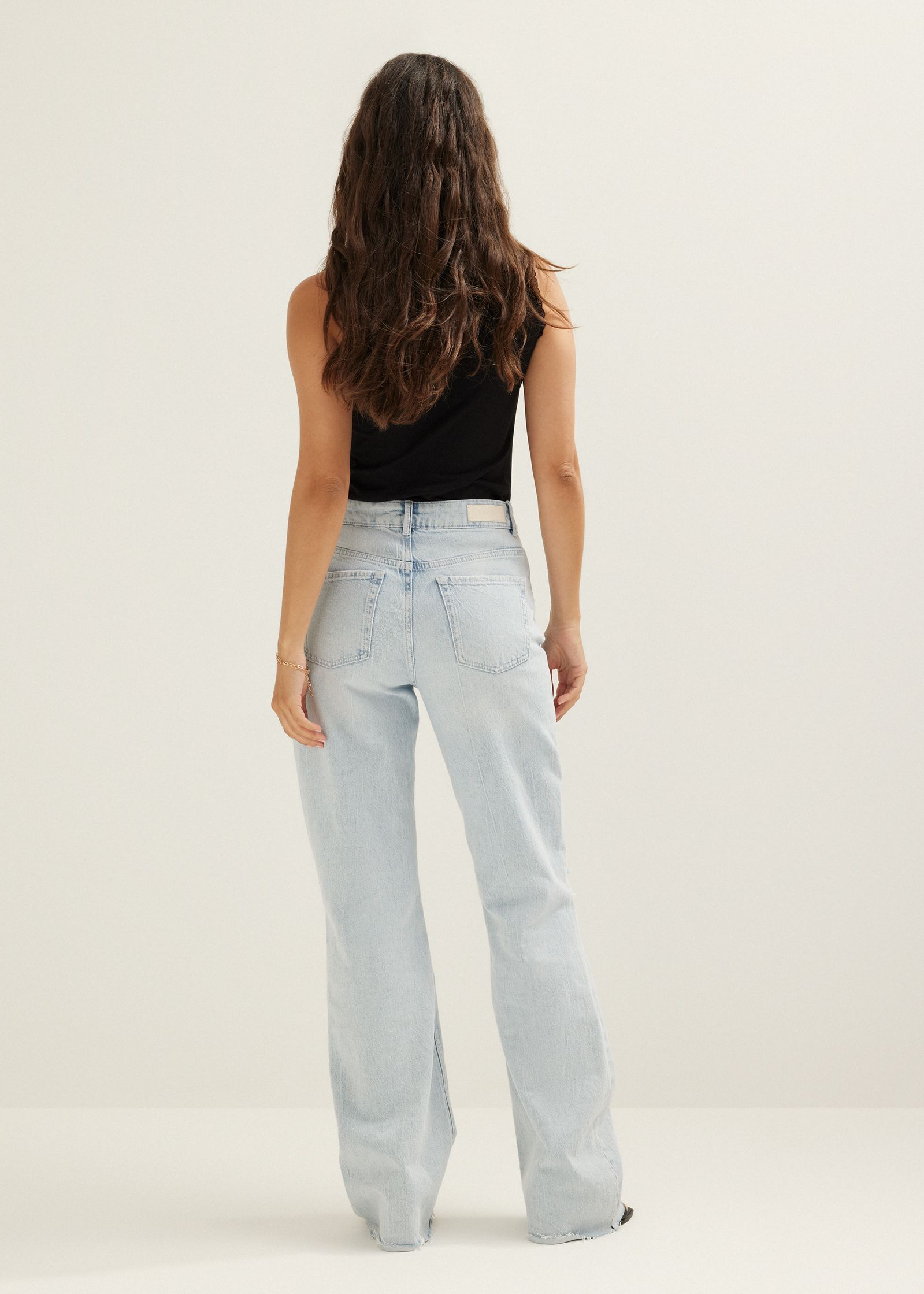 Basic singlet met kant