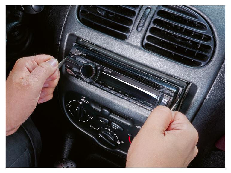 Auto demontagegereedschap of bevestigingsclips en tiewraps