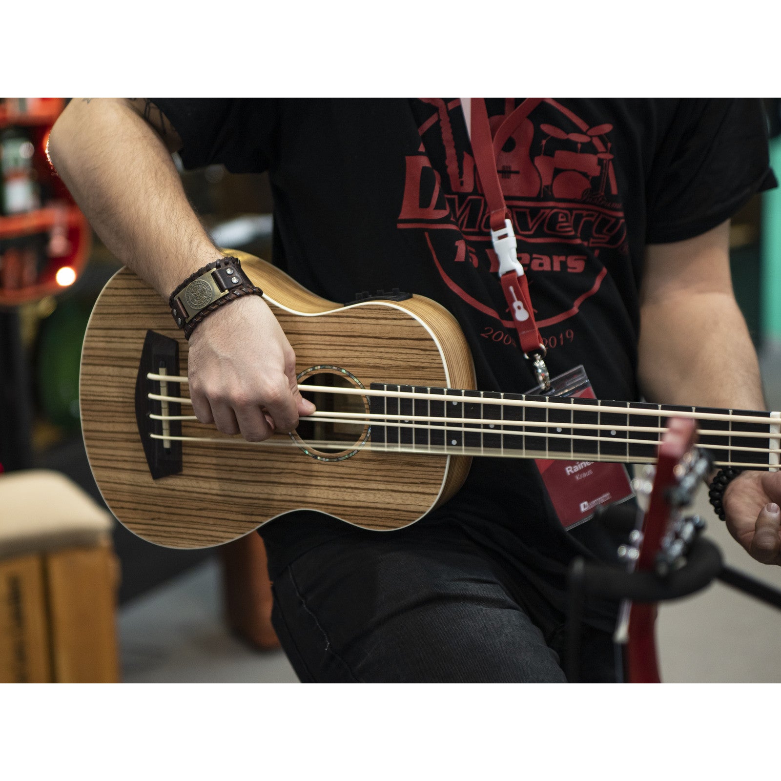Dimavery UK-700 bas ukelele