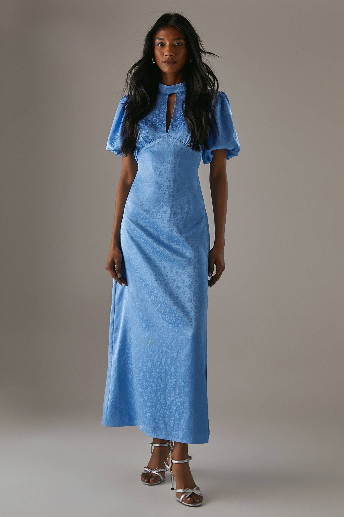 Warehouse Robe Midi Rose En Jacquard Satin À Manches Bouffantes Et Dos Noué