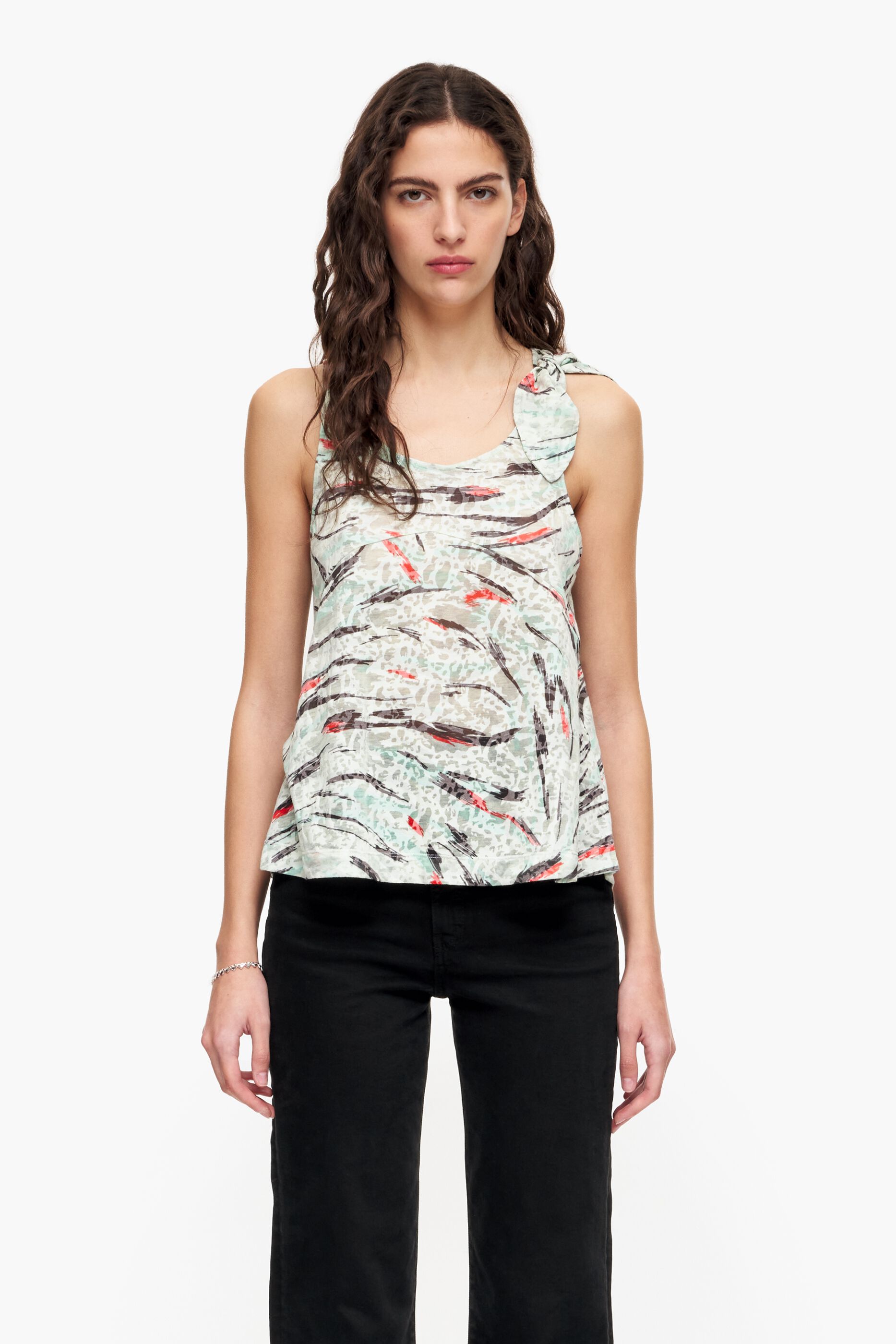 Camiseta com estampa de asa de borboleta verde menta