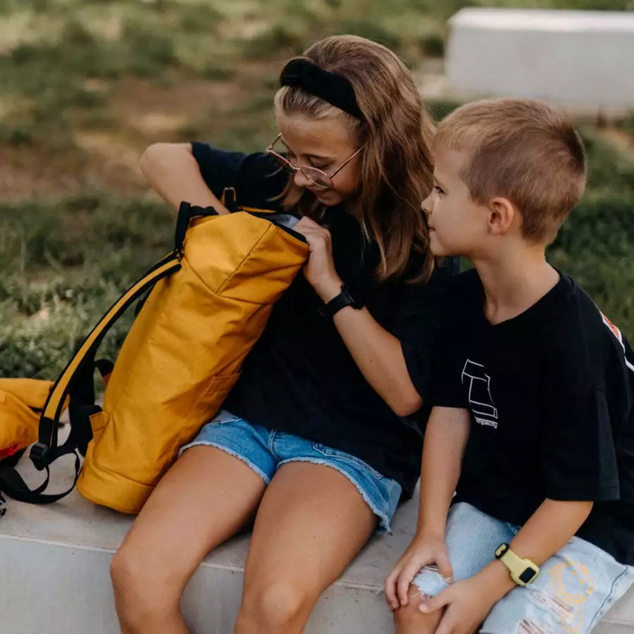 Anna und Oskar Fairer Kinderrucksack Hugo Junior Senfgelb
