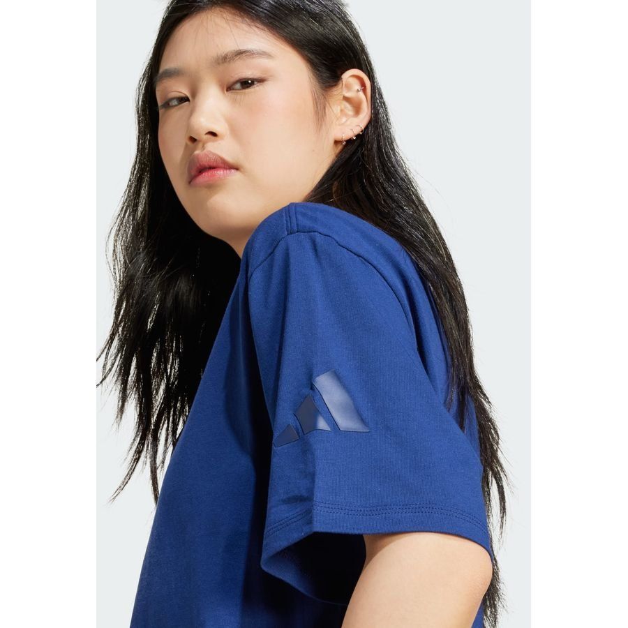 Adidas T-shirt boyfriend Essentials Contemporary Logo