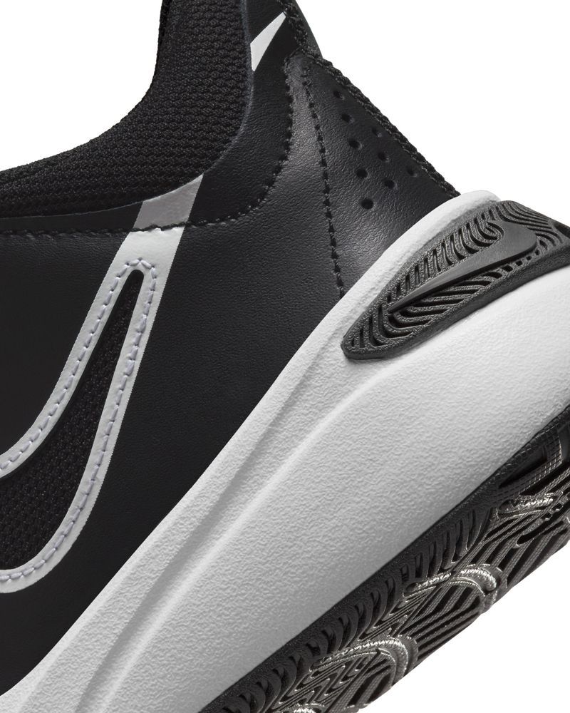 Chaussures de basket Nike Team Hustle D 11 Noir & Blanc pour enfant
