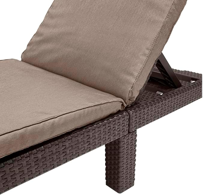 Allibert by Keter Daytona Deluxe Sonnenliege für Garten, Terrasse & Balkon mit verstellbarem Kopfteil, braun, inkl. Auflage, Gartenliege aus Kunststoff, flache Rattanoptik, 195x65x25,5 cm