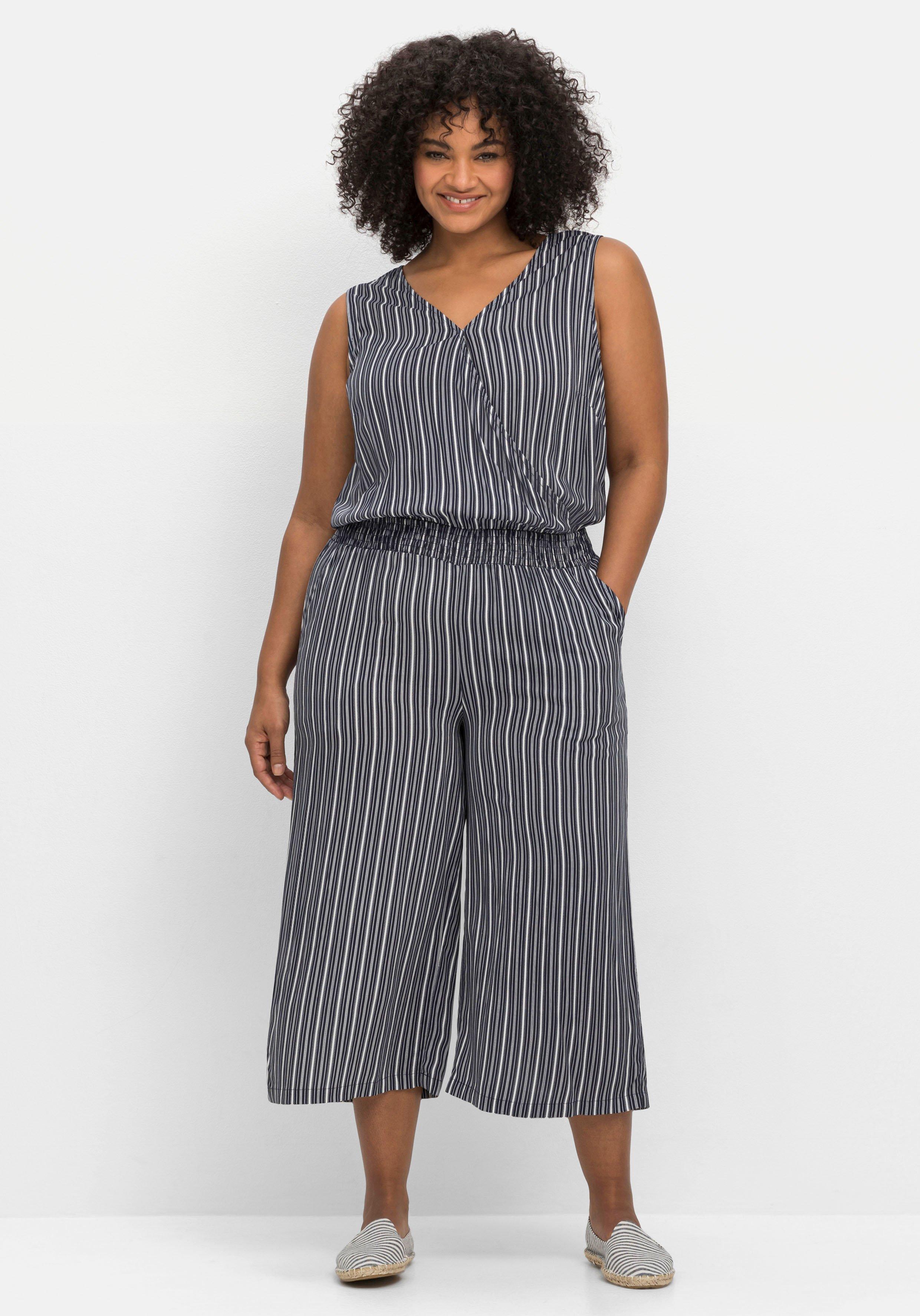 Strand-Jumpsuit in Wickeloptik