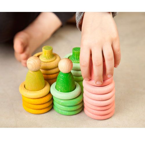 Grapat houten nins® poppetjes met ringen en schijfjes - lente 16-165