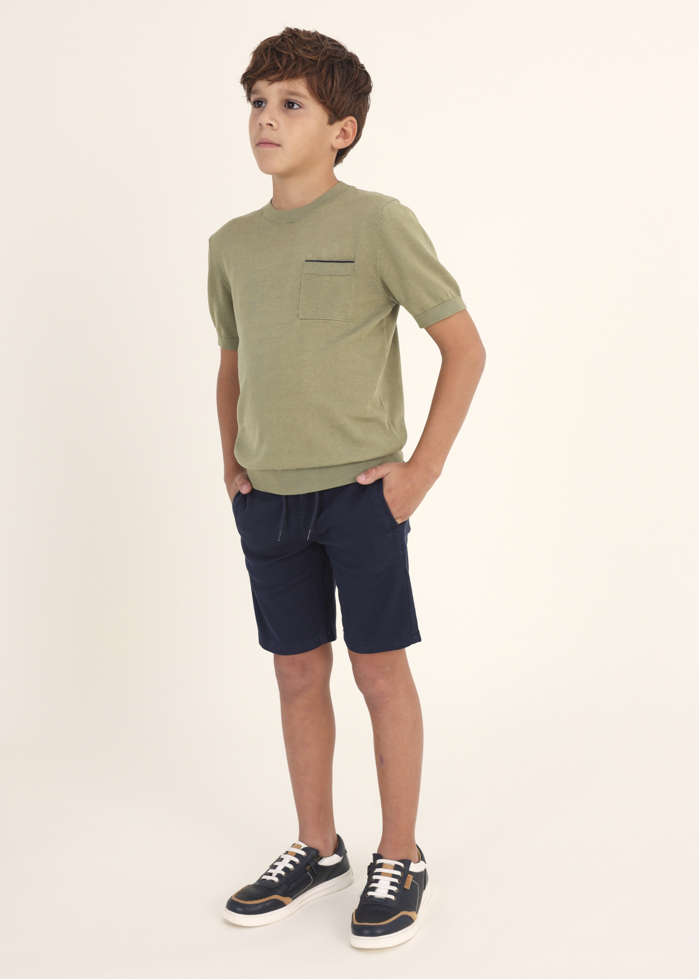 Camiseta de manga curta em algodão sustentável para meninos