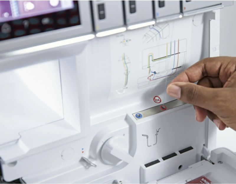 Bernina L860 - Lockmachine