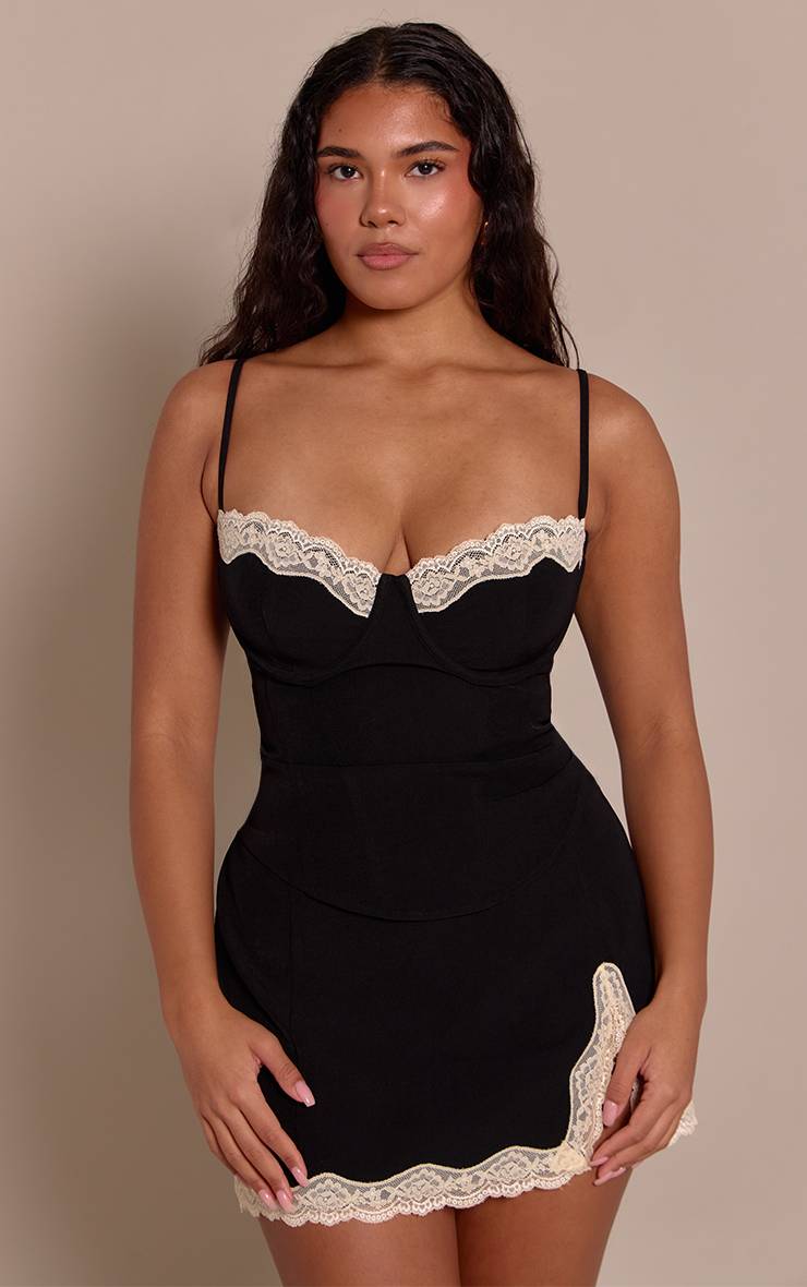 Noir Top Corset Shape À Dos Lacé Avec Finitions En Dentelle