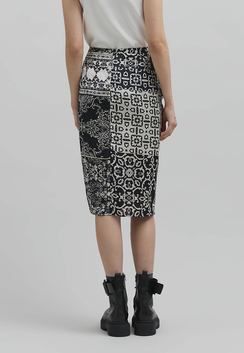 IKKS<br>Saia curta reta com estampa patchwork