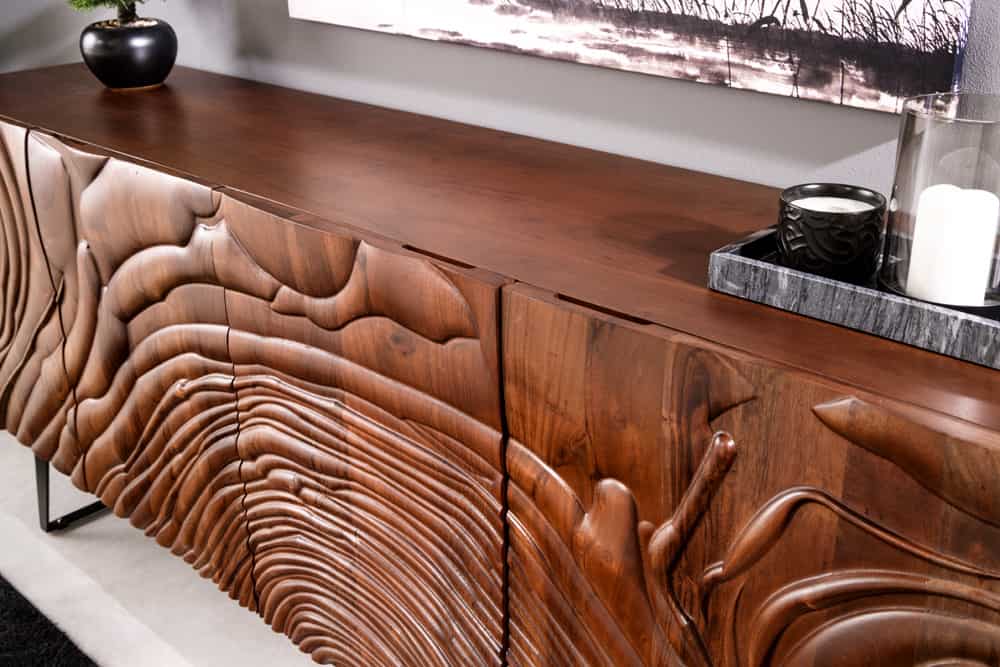 Massives Sideboard FLUID 175cm walnuss-braun Akazienholz 3D-Design Kufengestell