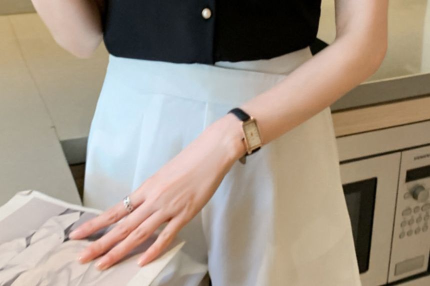 Dragan Pulse - Blouse met korte mouwen en contrastkraag van chiffon
