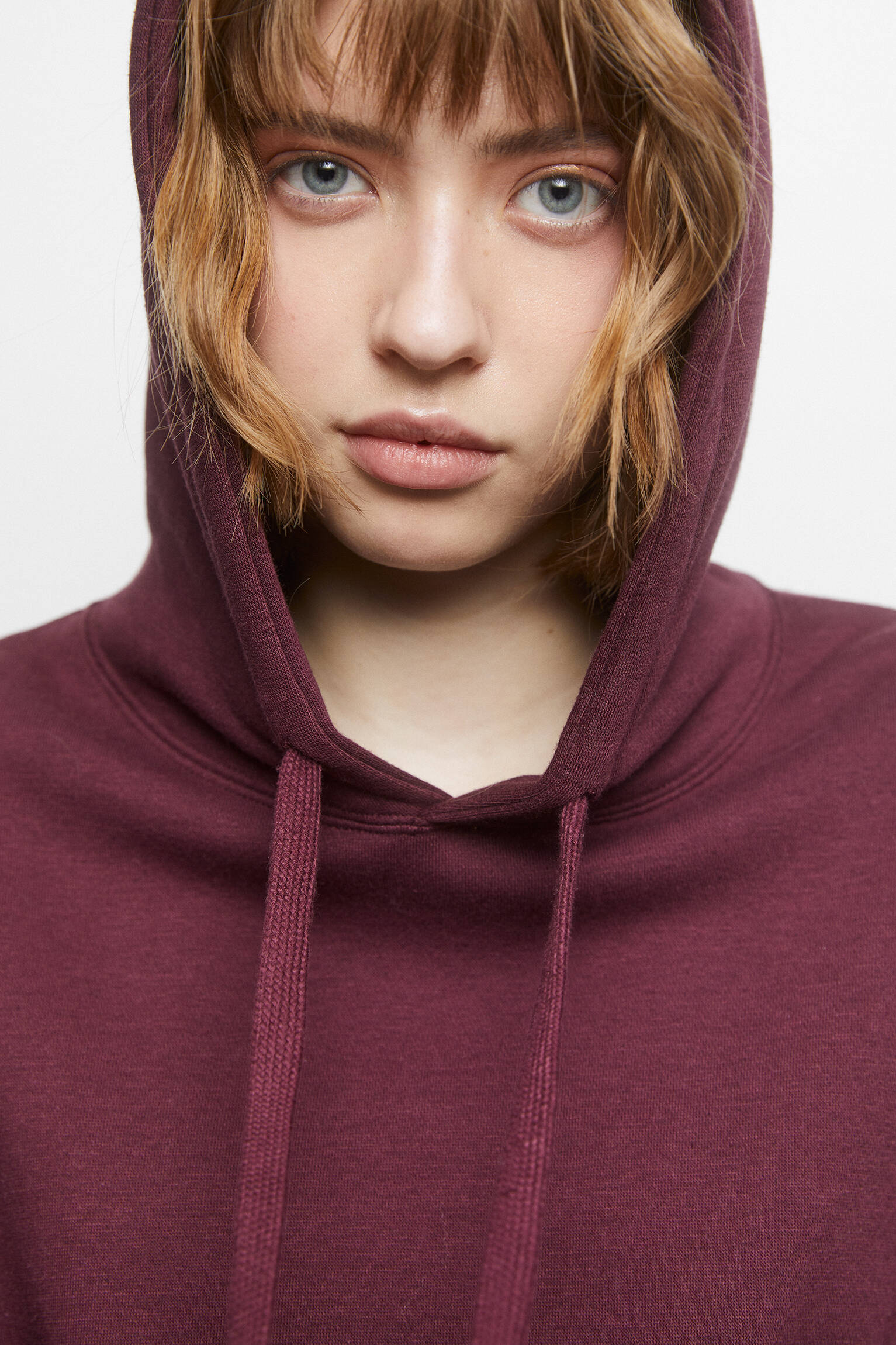 MOLETOM COM CAPUZ OVERSIZED - VINHO