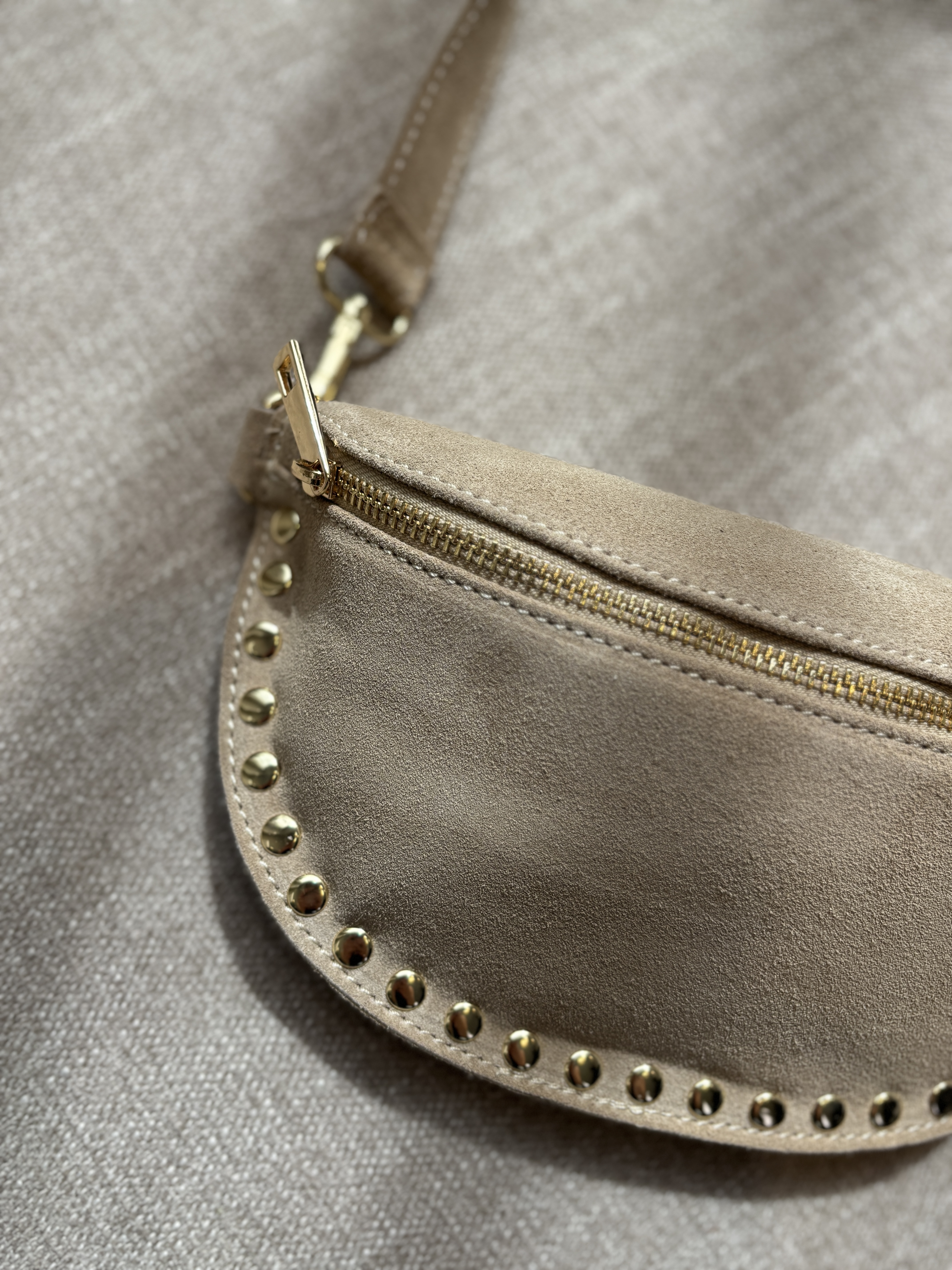 Debby Bumbag - Suede Zand