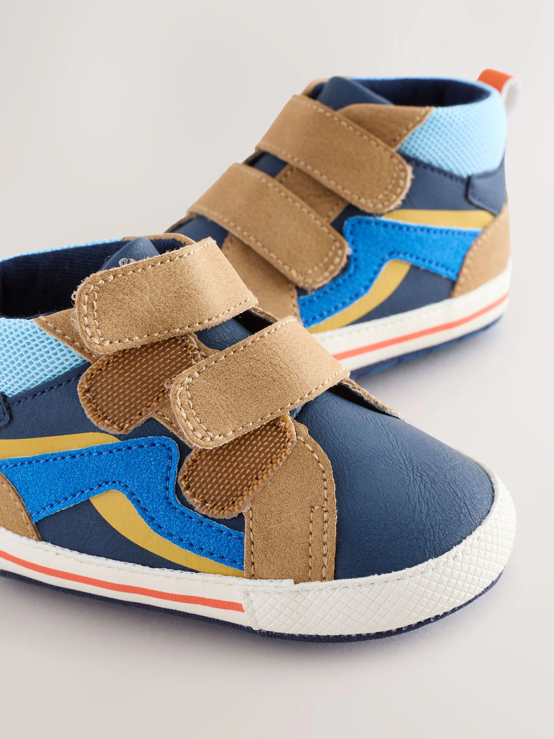 Blauw - Babysneakers met klittenbandsluiting (0-2mnd)