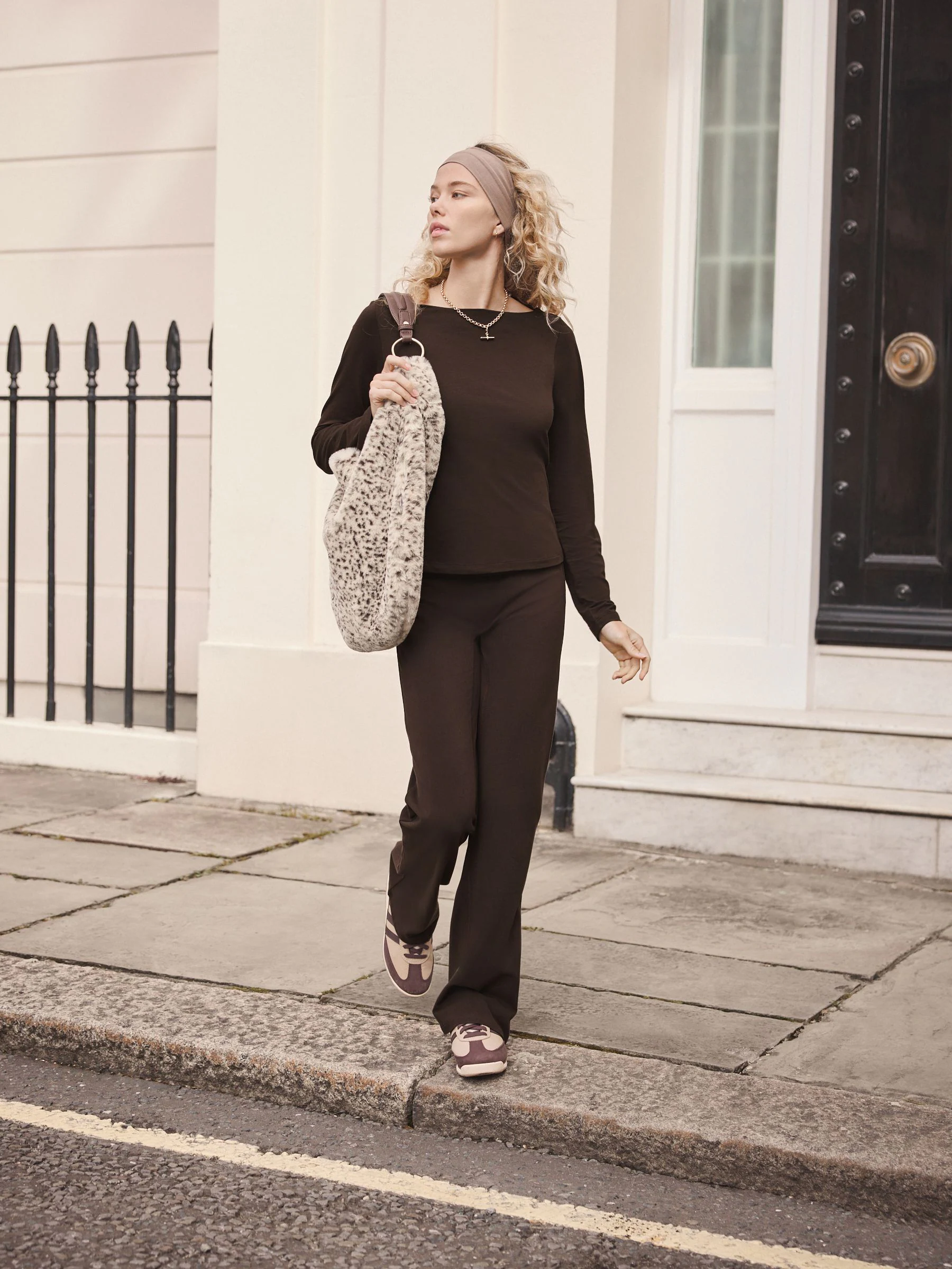 Chocoladebruin - Soft Touch Rib Ruched Flare Leggings