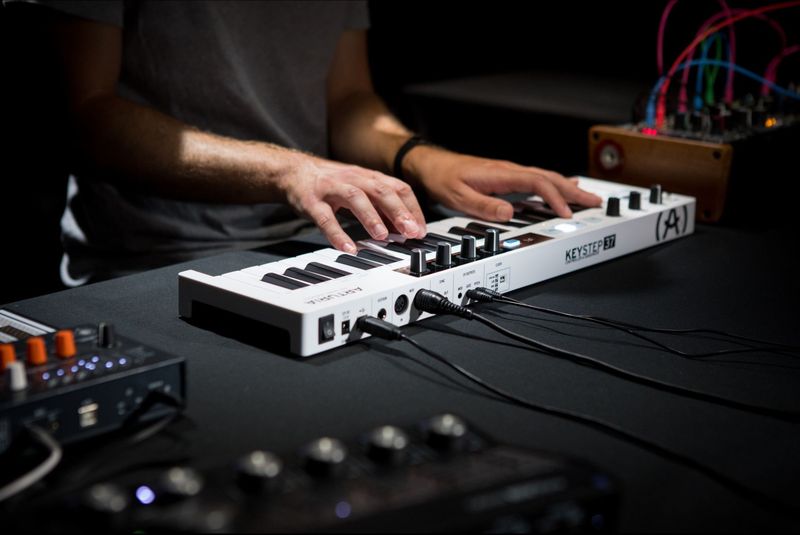 Arturia KeyStep 37 - MIDI keyboard controller en sequencer