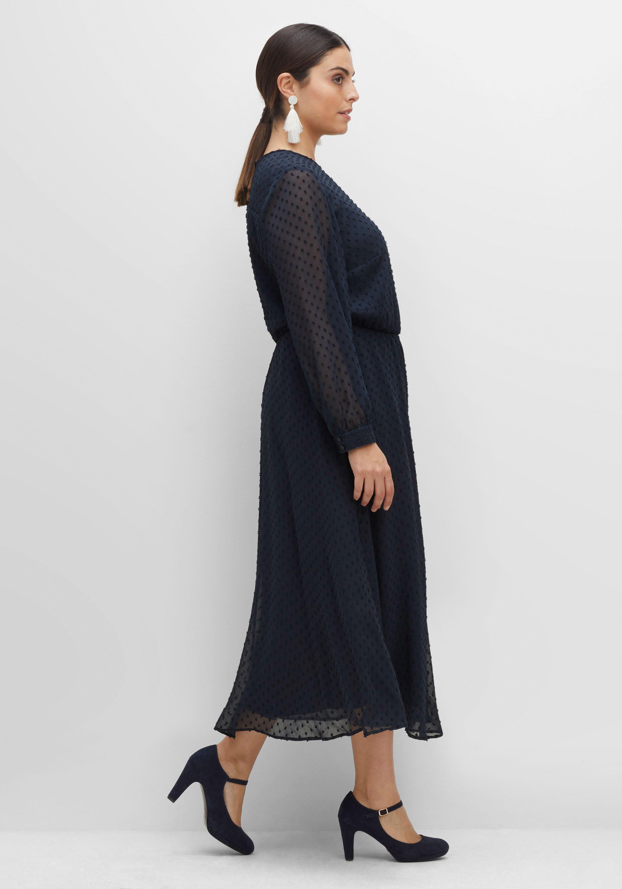 Chiffonkleid in Maxilänge, mit Punkte-Struktur