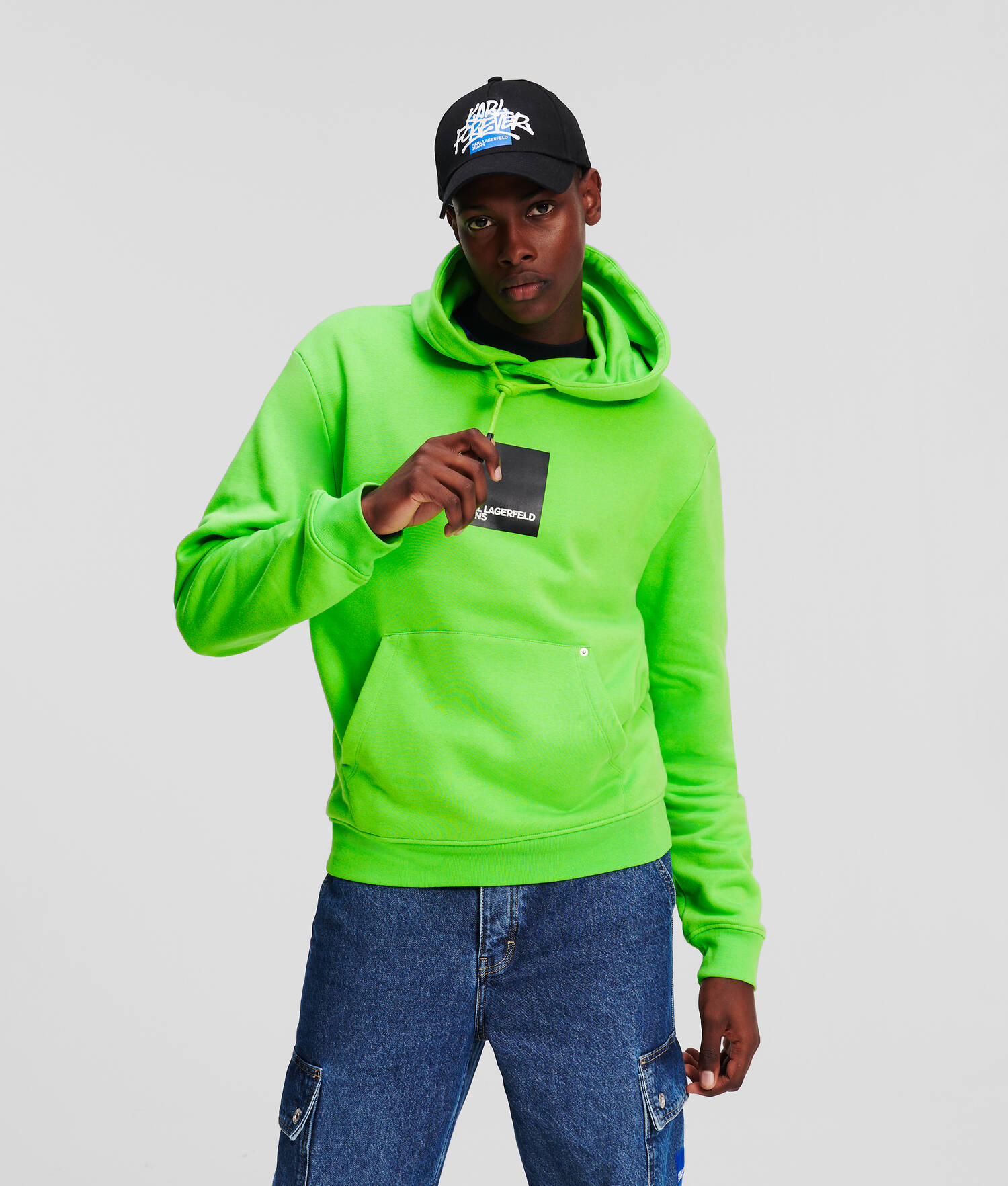 SWEAT À CAPUCHE AVEC LOGO KLJ ENCADRÉ