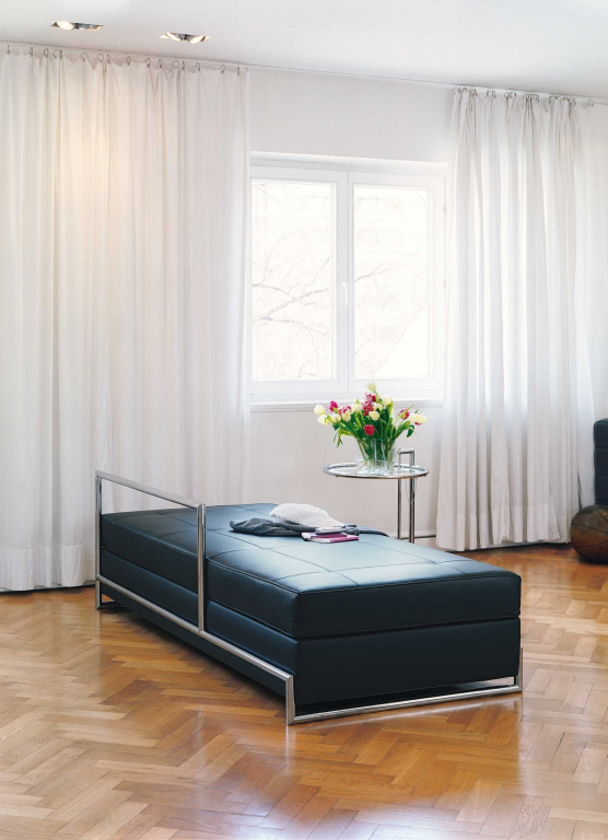 ClassiCon Adjustable Table E 1027 bijzettafel Ø52 helder glas