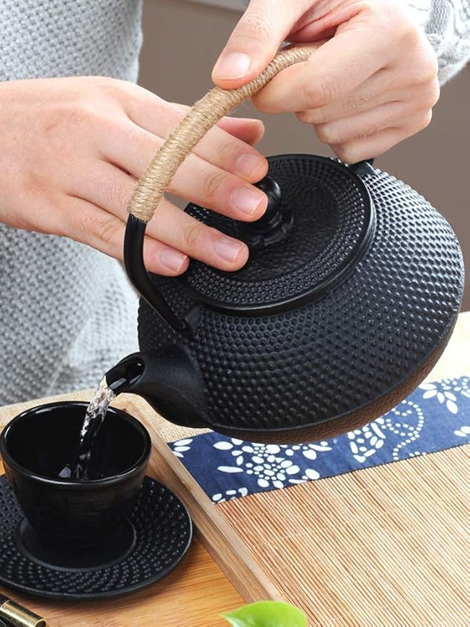 (900ml) Gusseisen Tee Kanne mit Filter Sieb Japanischer Teebereiter Traditionelle Karaffe Getränke Krug für Losen Tee - Schwarz